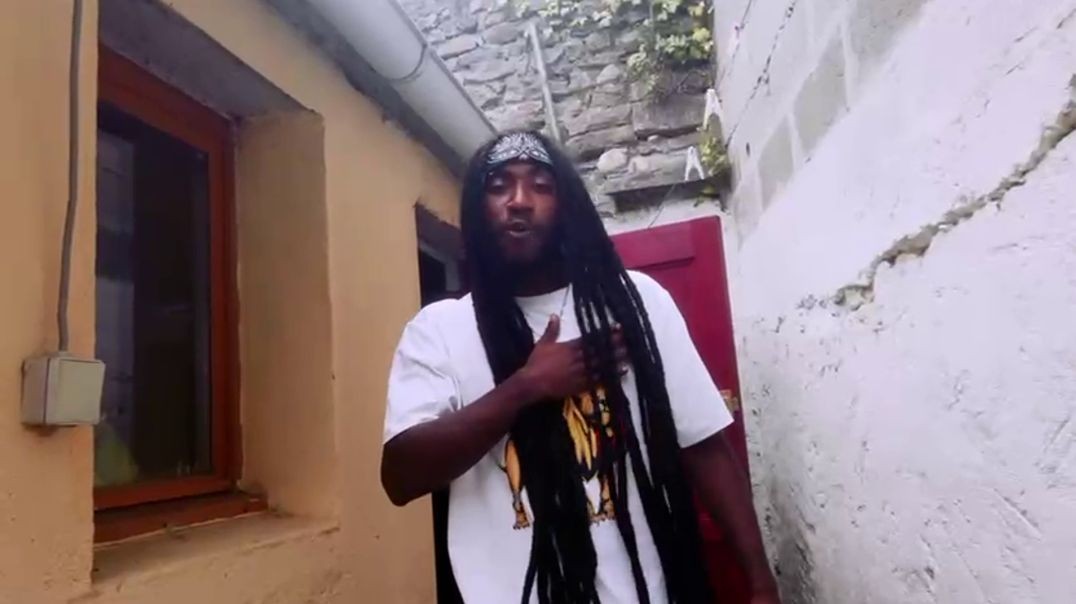 LOVE IS ALL I BRING  Roots Reggae Instrumental | Island Vibes